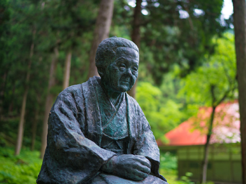 The Uryu Iwako statue