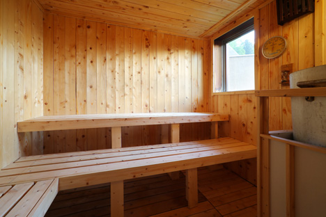High-temperature sauna