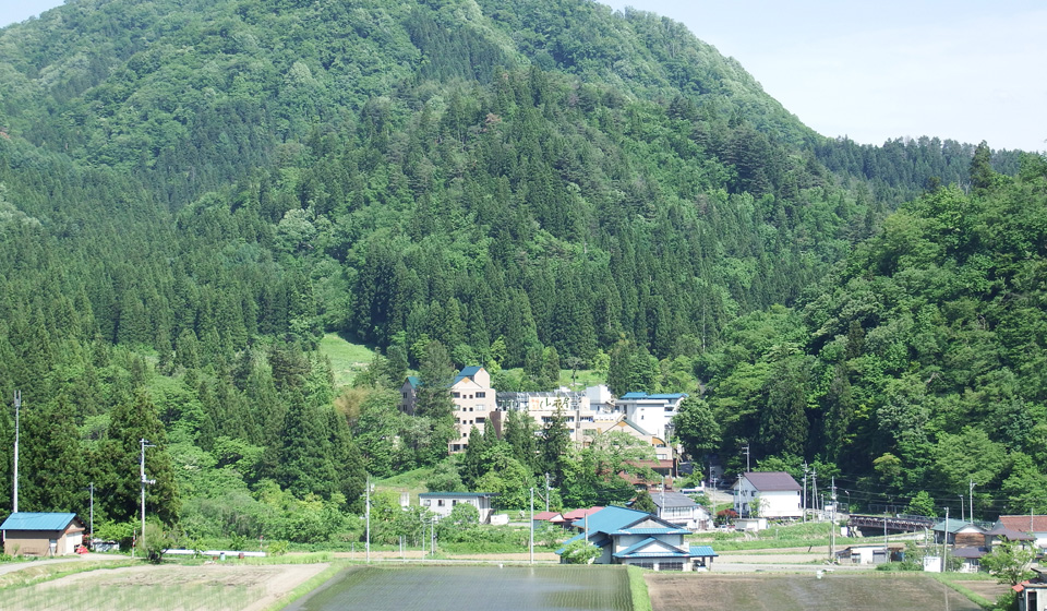 Yamagataya surrounded by natural scenery