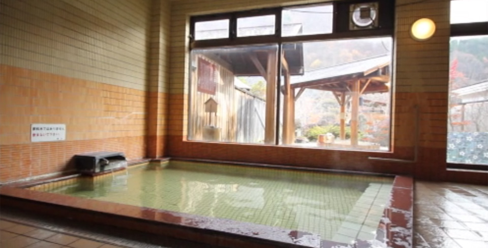 Large communal bath Tsugamine-no-Yu.